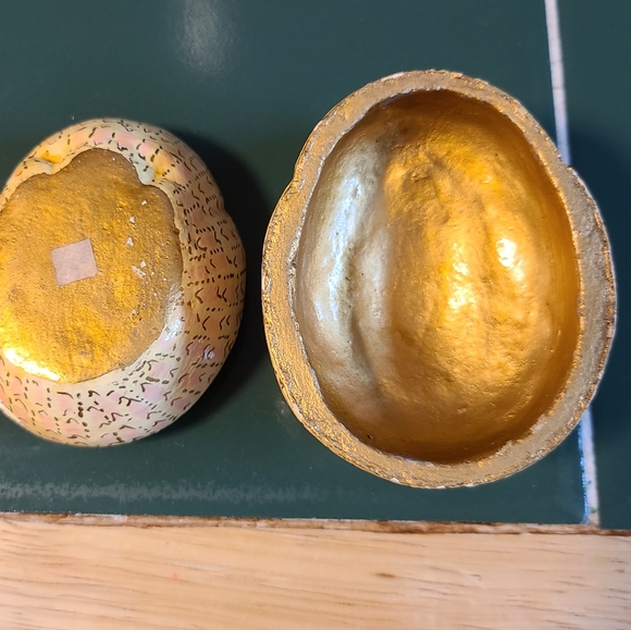 COPY - Vintage 70s Hand-painted Paper Mache Rabbit Trinket Box - Picture 5 of 5